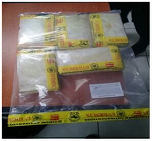 Chofer costarricense detenido en El Salvador por tráfico de drogas e intentar sobornar a un oficial. Foto Fiscalía de El Salvador