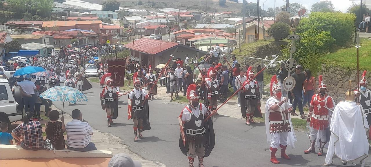 Procesiones en Cartago. Foto