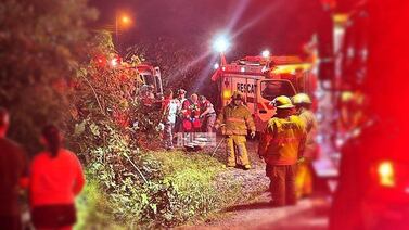 Adulto mayor muere al caer en guindo de unos 5 metros cuando iba en carro