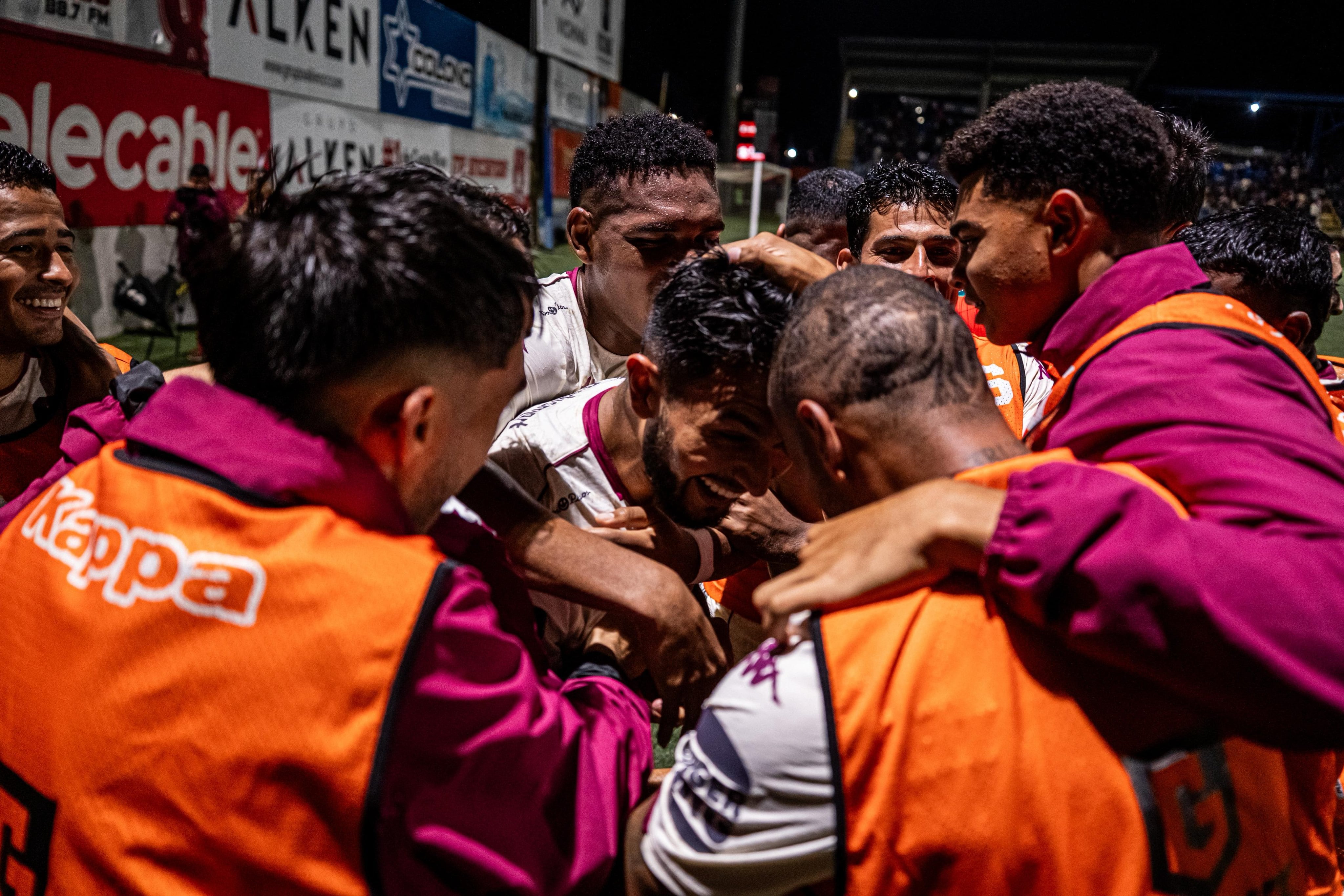 Saprissa celebró en grande el gol de Deyver vega que les dio el triunfo ante Pérez Zeledón.