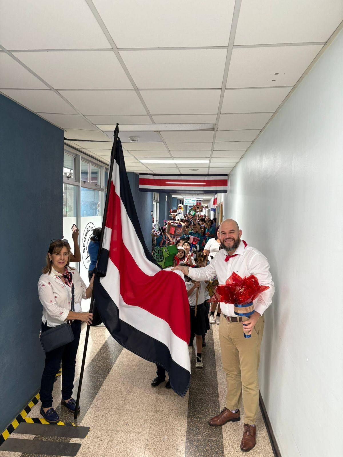 En el Hospital de Alajuela hubo desfile de faroles