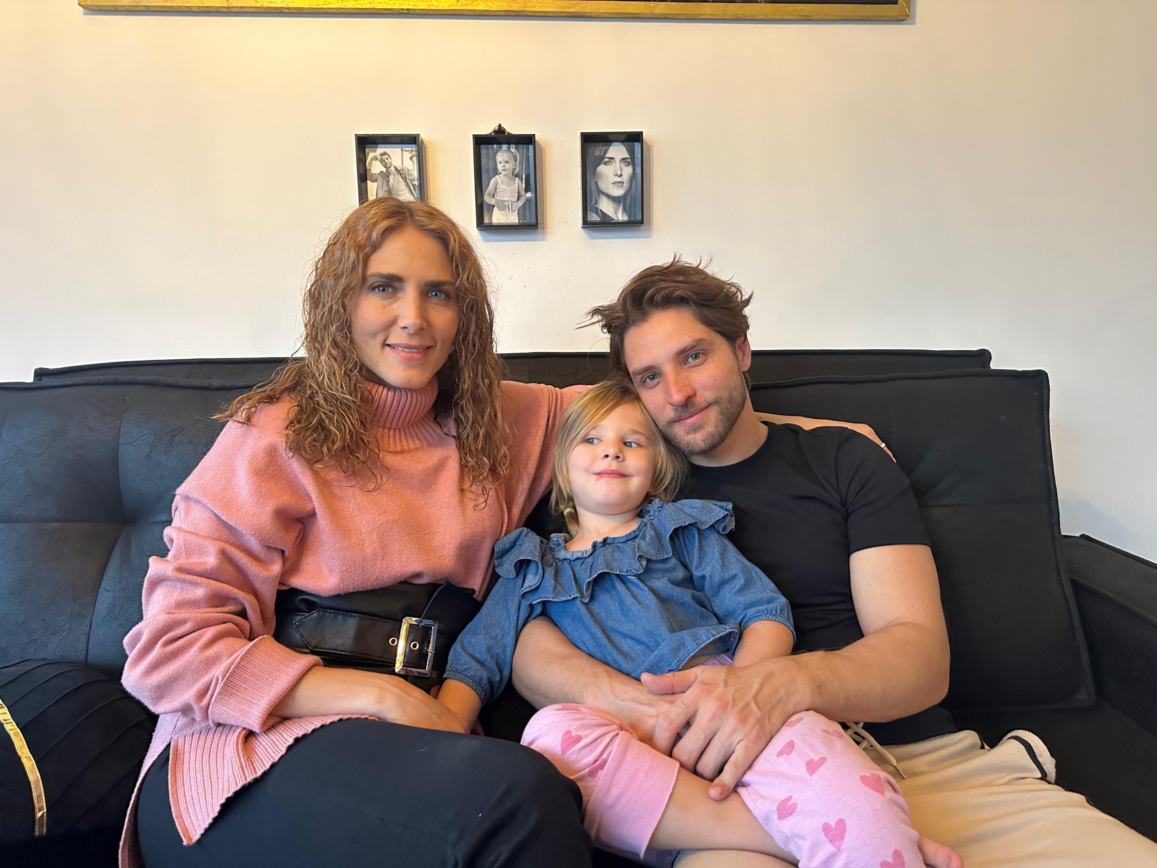 Gary Centeno la pasó mal al principio pero ahora tiene una hermosa familia y crece poco a poco en su carrera.