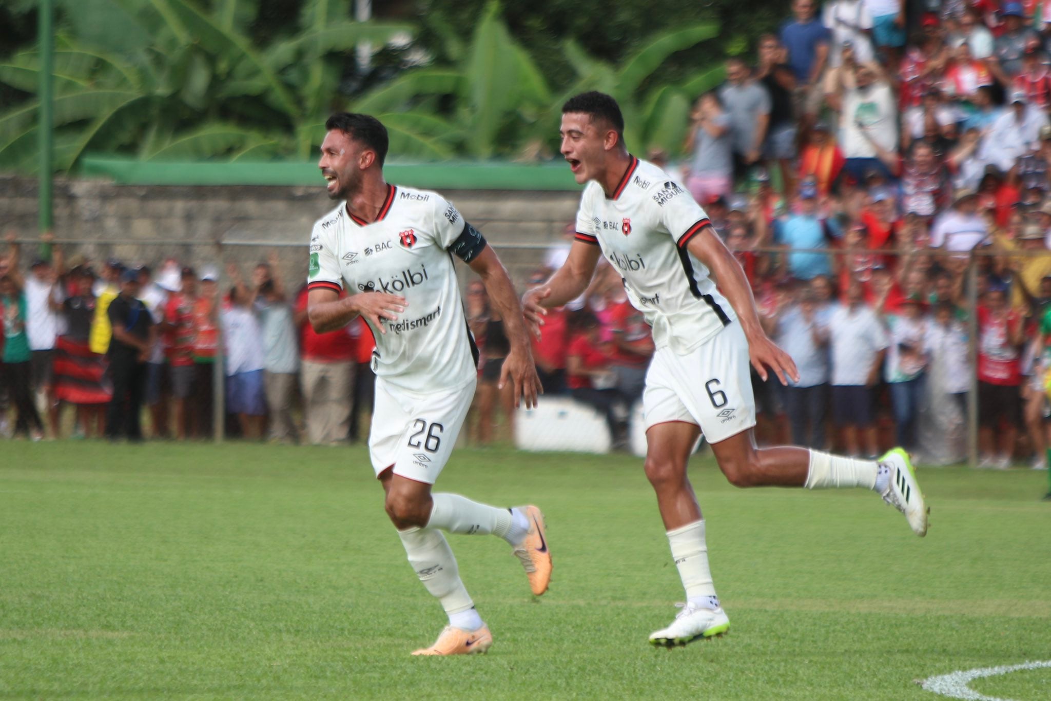 Giancarlo González convirtió el primer gol de Alajuelense en el partido contra Guanacasteca en Nicoya.