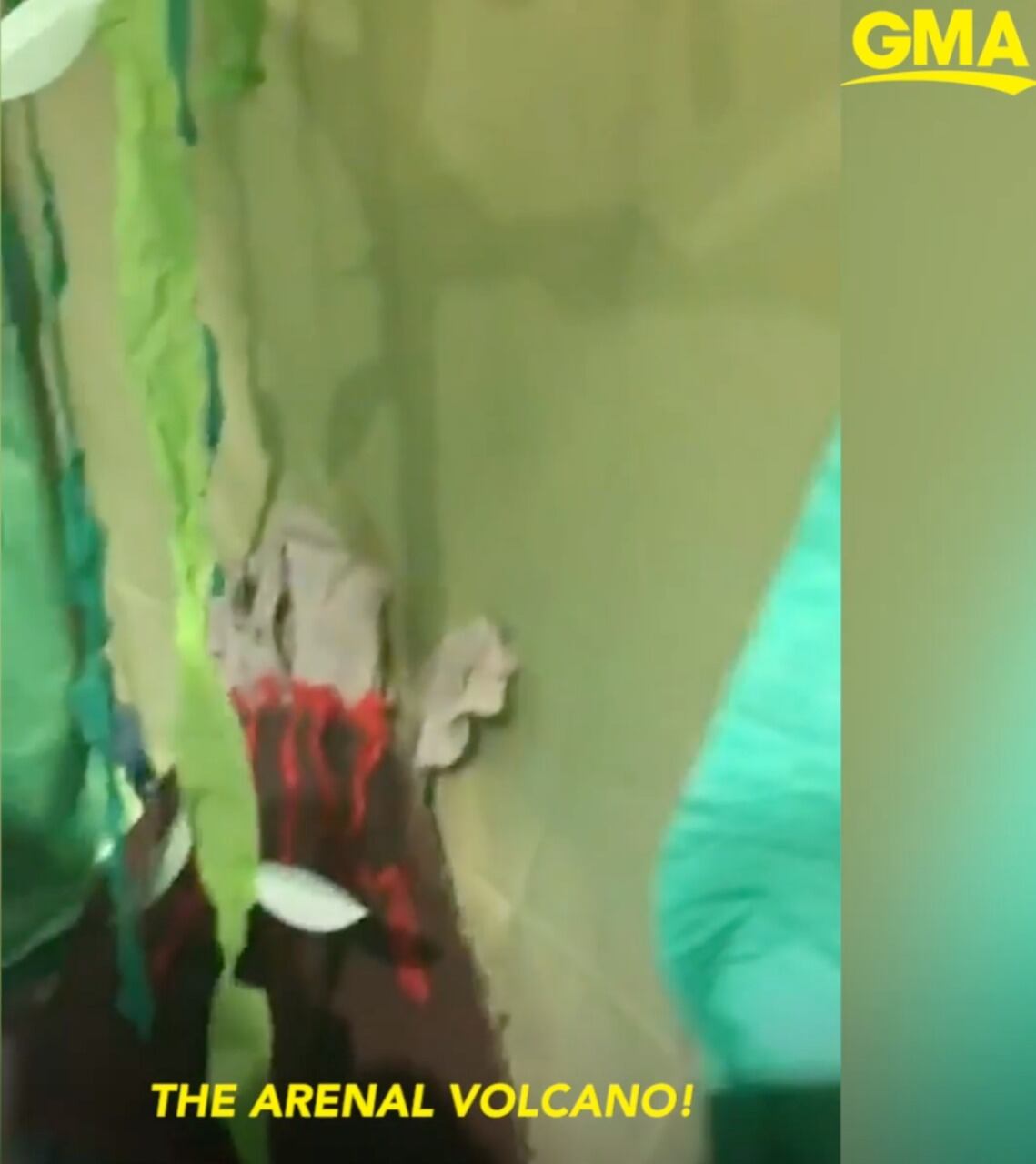 Familia de Inglaterra fabrican en su sótano un pedacito de Costa Rica