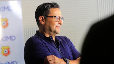 Abogados de Jeaustin Campos hacen polémicas acusaciones tras sanción al entrenador por racismo