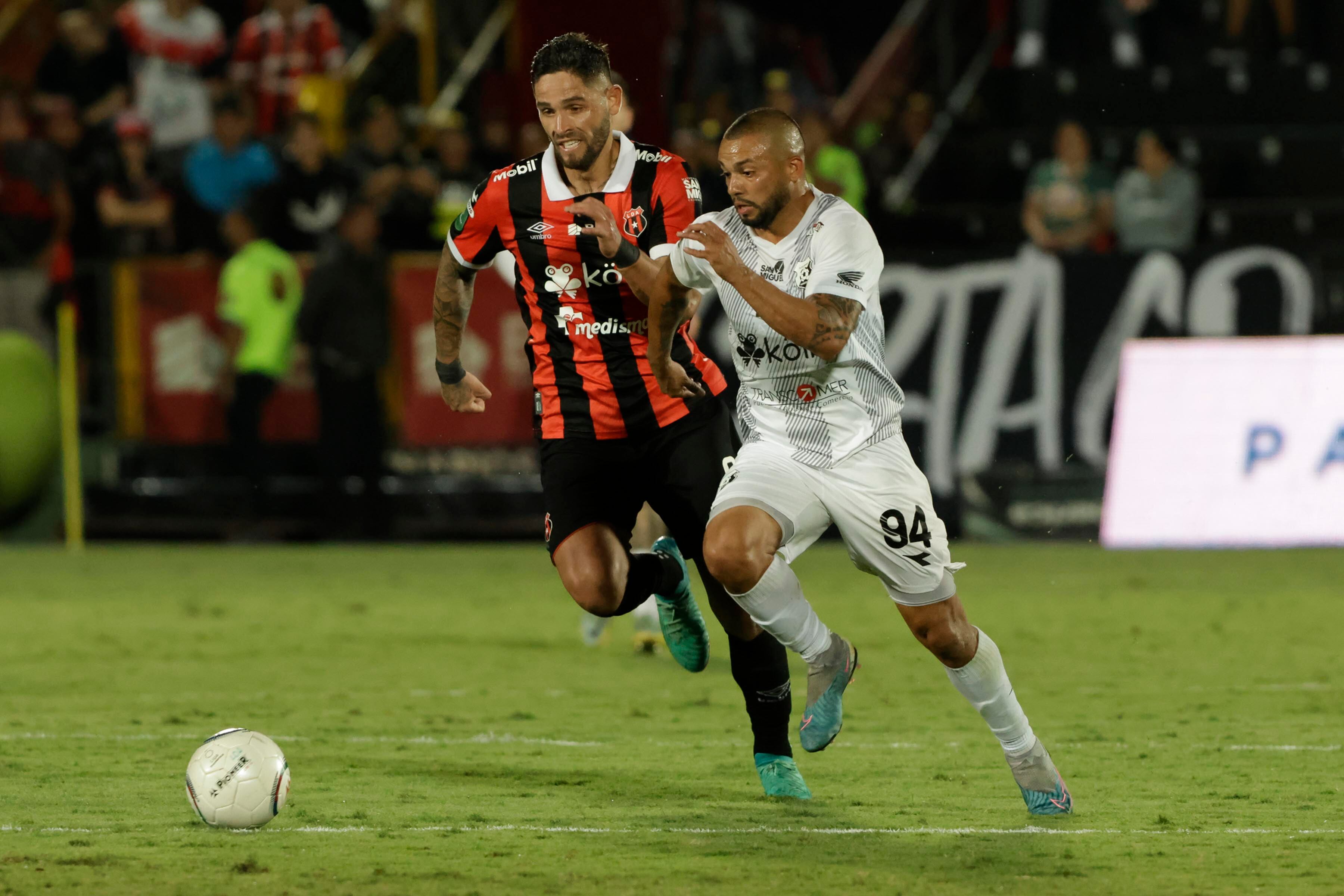 24/02/2024. Estadio Alejandro Morera Soto, Alajuela. Hora: 06:00 p.m. Partido de la Jornada 9 del Torneo de Clausura 2024 disputado entre la Liga Deportiva Alajuelense (LDA) y el Club Sport Herediano en el Estadio Alejandro Morera Soto de Alajuela. Fotos: Mayela López