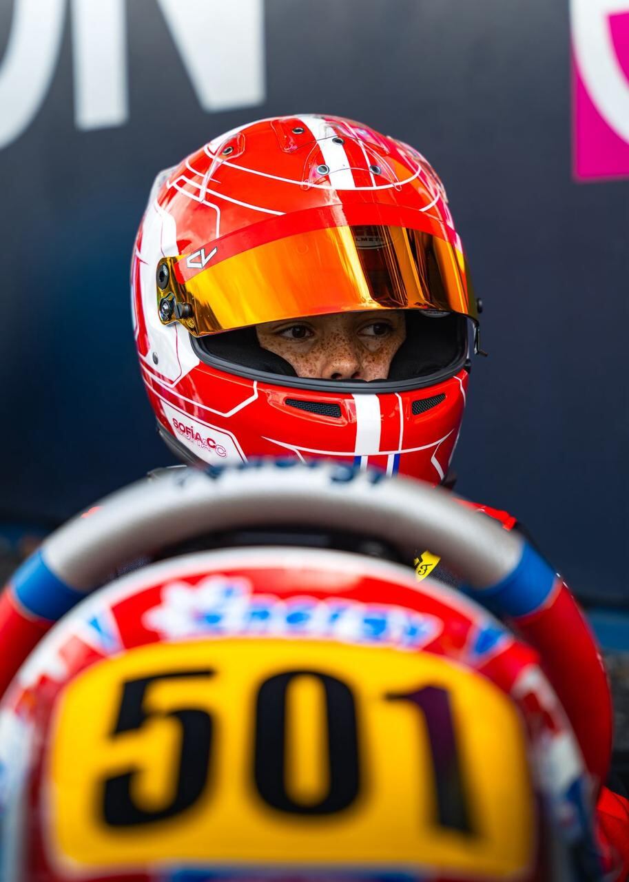 Sofía Calderón, una joven de 13 años dedica su vida al kartismo y nos habló de esta disciplina. Cortesía.