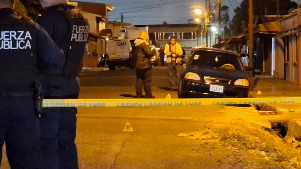 La Policía Judicial recolectó varios indicios balísticos en el lugar del ataque.