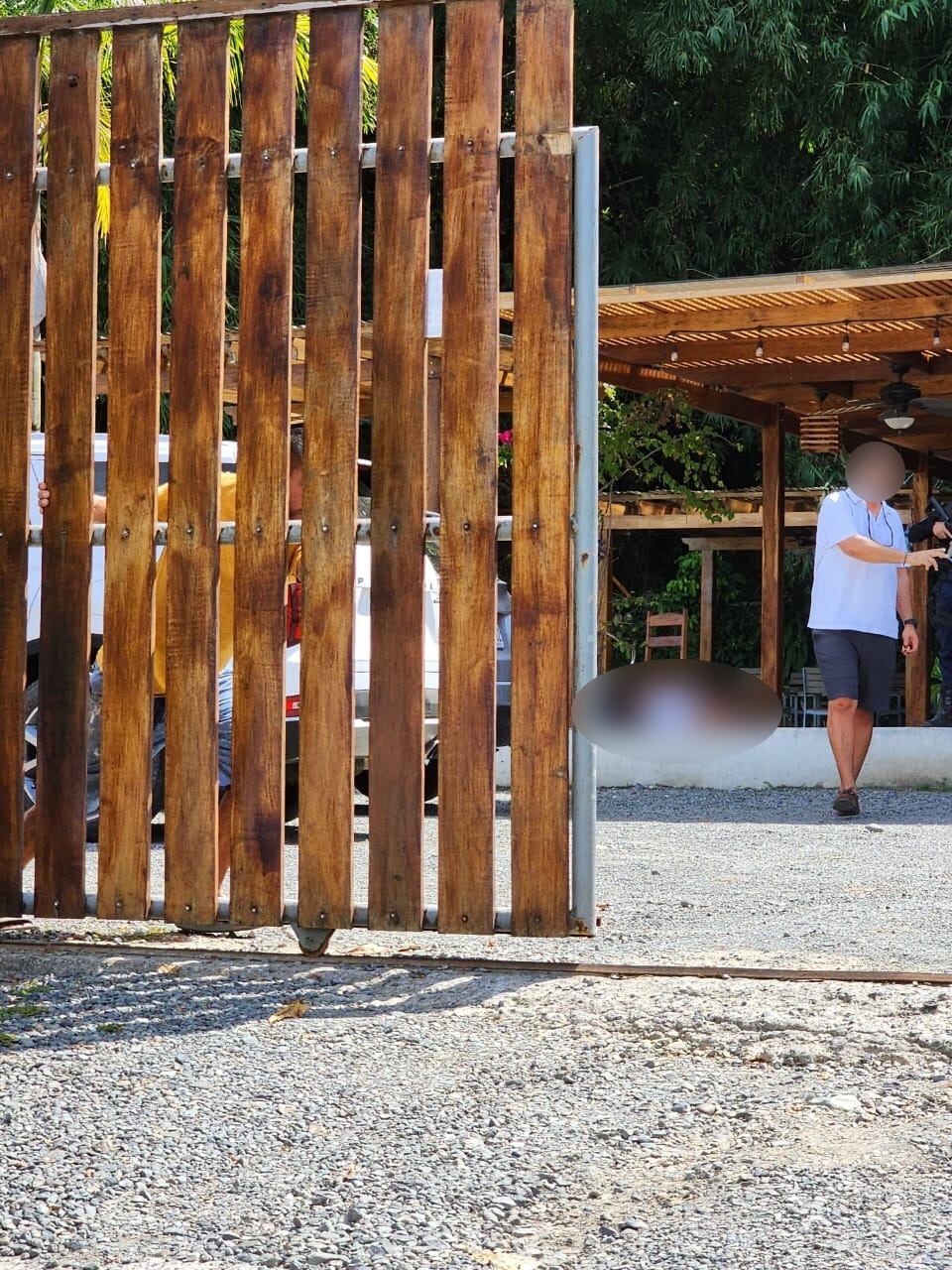 El cuerpo del hombre quedó tendido cerca de una mesa. Foto cortesía.