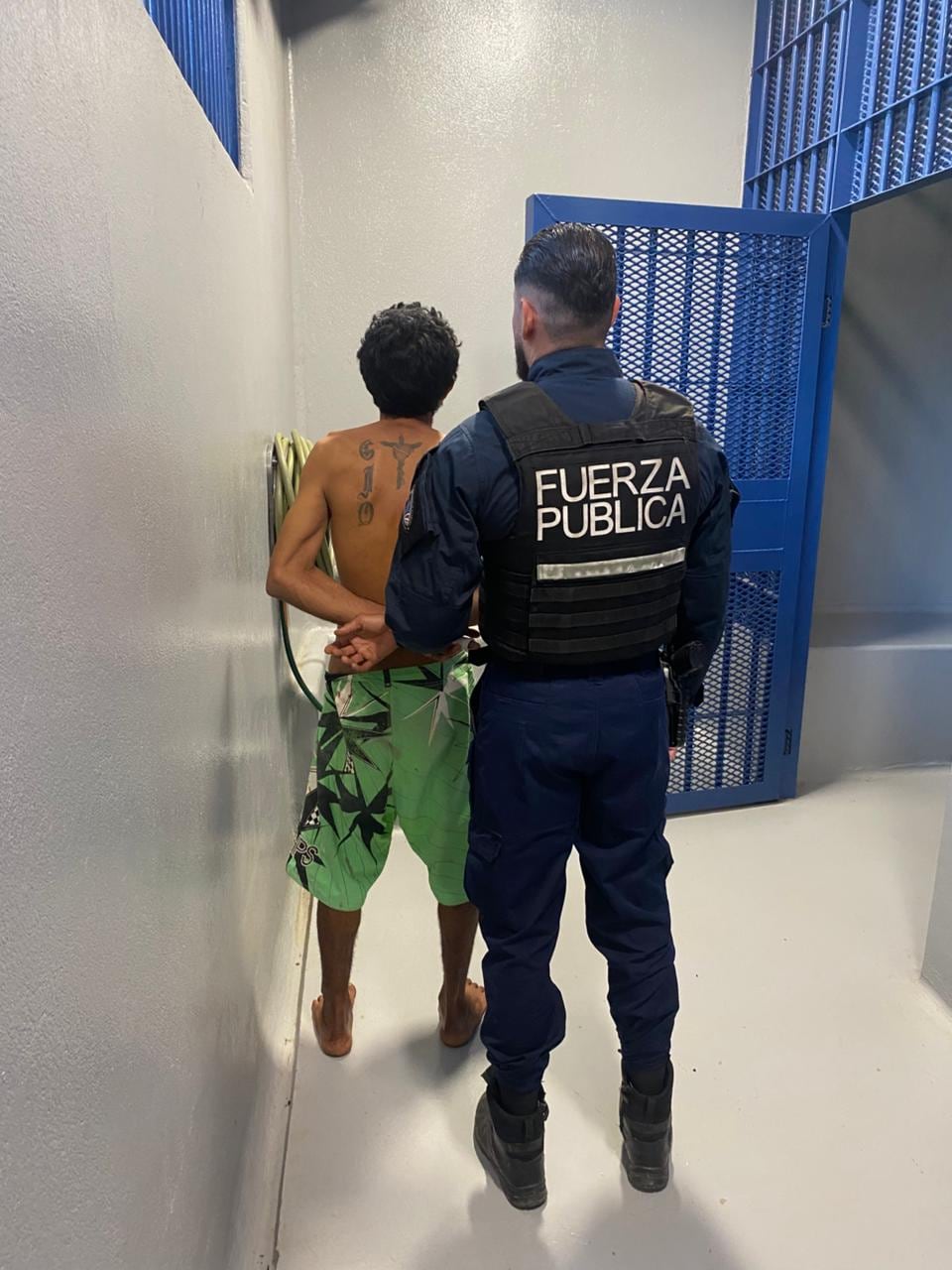 Un sujeto de apellidos Martínez García, de 41 años, es sospechoso del homicidio de Víctor Julio Zúñiga Patiño, de 18 años, luego de que le quitara un puñal que Zúñiga llevaba. Foto: MSP