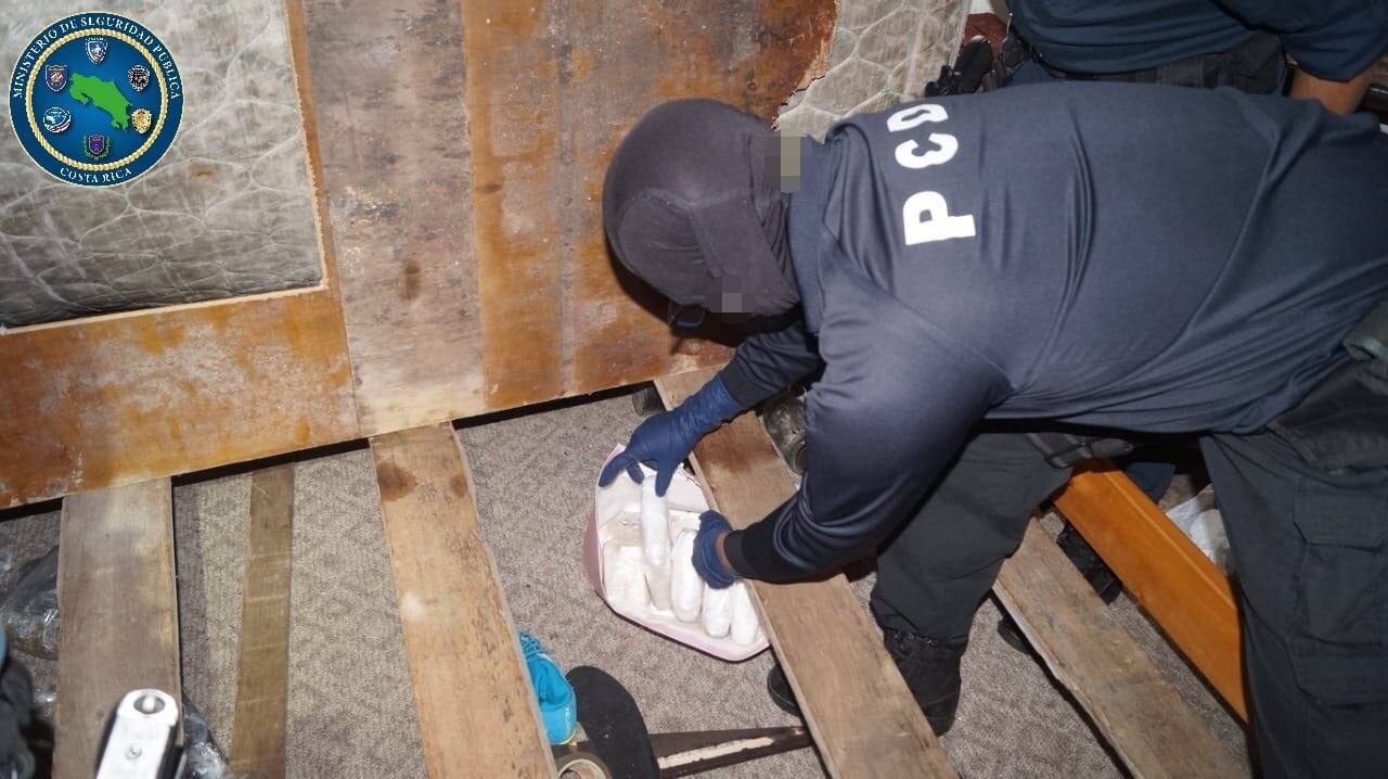 PCD detiene a tío, sobrino y amigo sospechosos de vender droga en Guadalupe. Foto PCD.