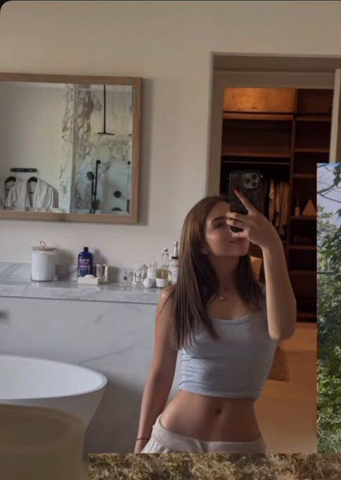 Ángela Aguilar tiene nuevo look