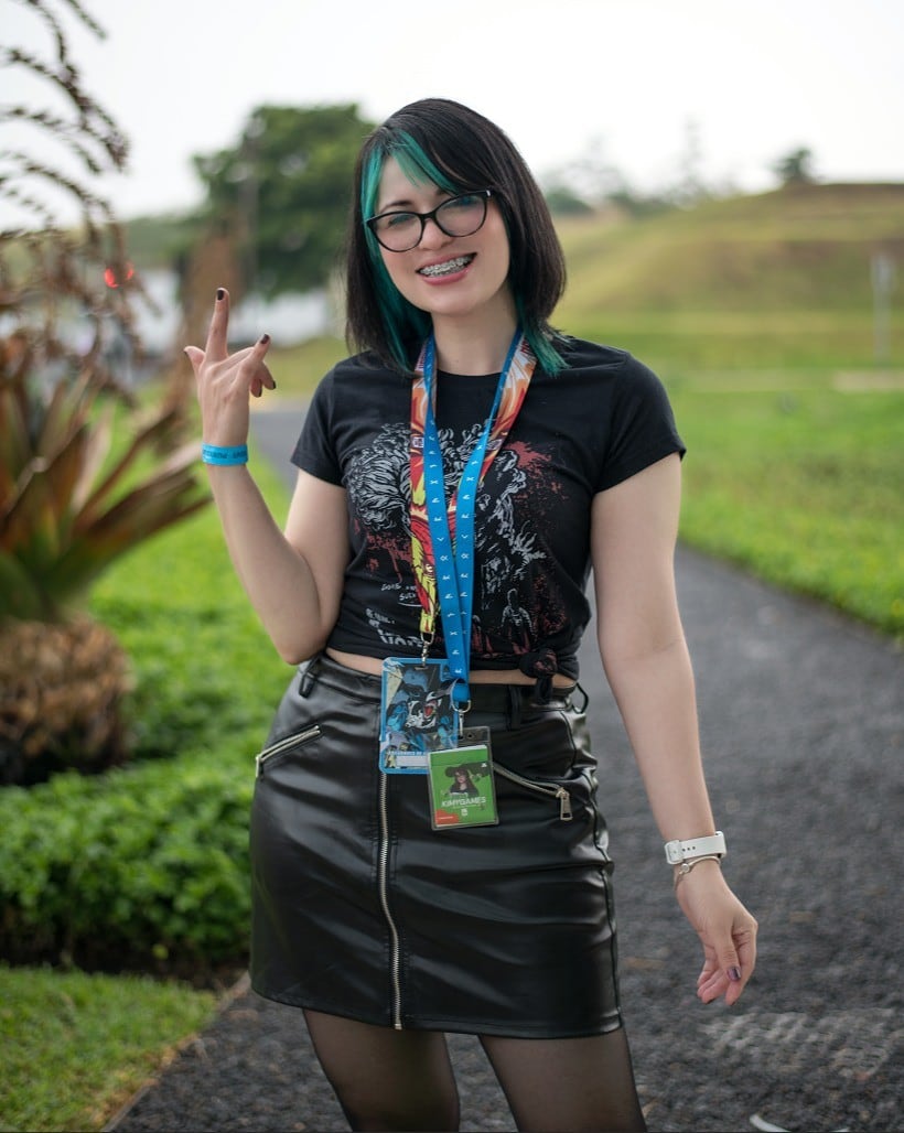 Kimberly Rojas, creadora de contenido y futura mamá, demuestra que el gaming ya no es solo cosa de hombres y comparte cómo empezar, crecer y hasta vivir de jugar. Es conocida en redes como Kimygames.