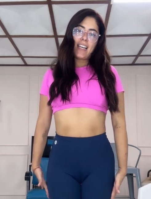 María José “Majo” Ulate sorprendió este miércoles con el anuncio de que está pronta a entrar al quirófano para someterse a una operación estética que corregirá una parte de su cuerpo afectada por un padecimiento que tiene.