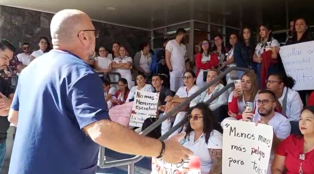 Manifestación en el hospital Calderón Guardia