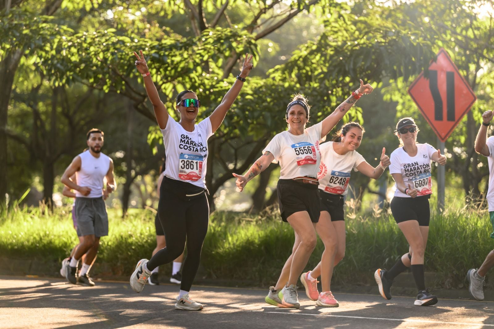 El buen ambiente en el recorrido se notó en los atletas, quienes disfrutaron de un excelente clima para la práctica del atletismo.