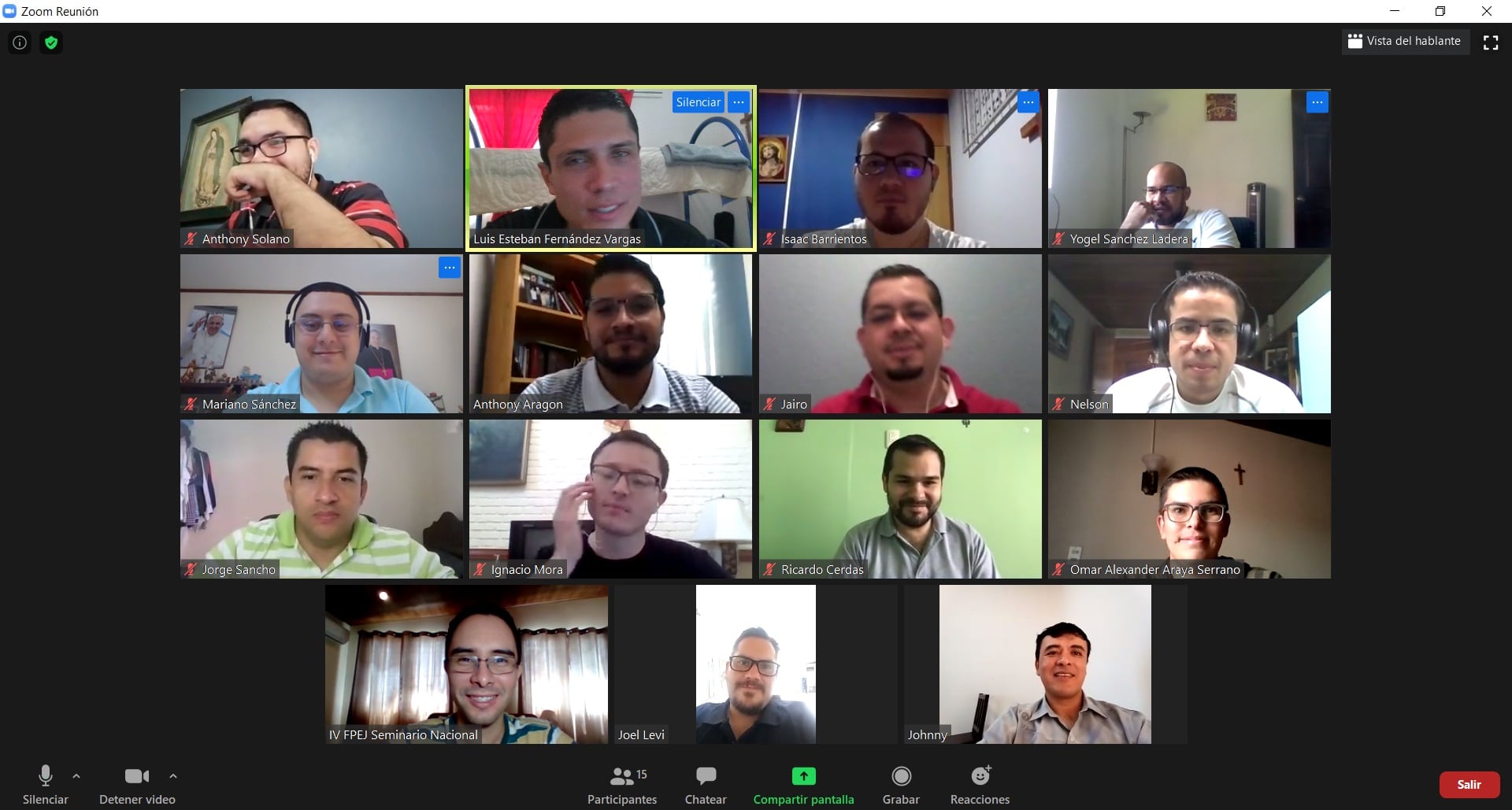 El Seminario Nacional, formador de sacerdotes, cerró sus puertas desde el pasado 16 de agosto. En la foto la clase virtual de catequesis evolutiva dada por el sacerdote Johnny Mora Ferreto.