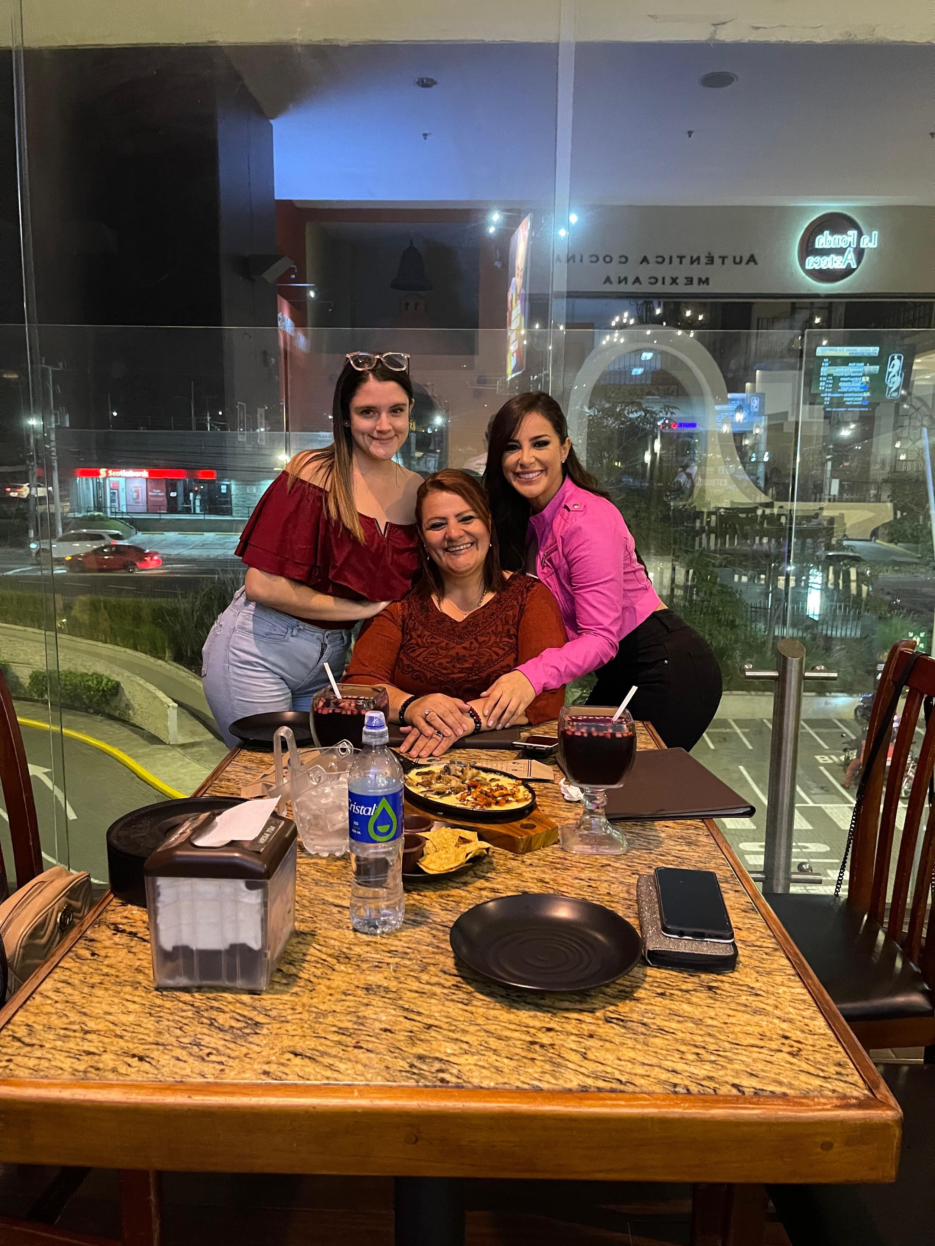 kimberly loaiza, familia, mamá