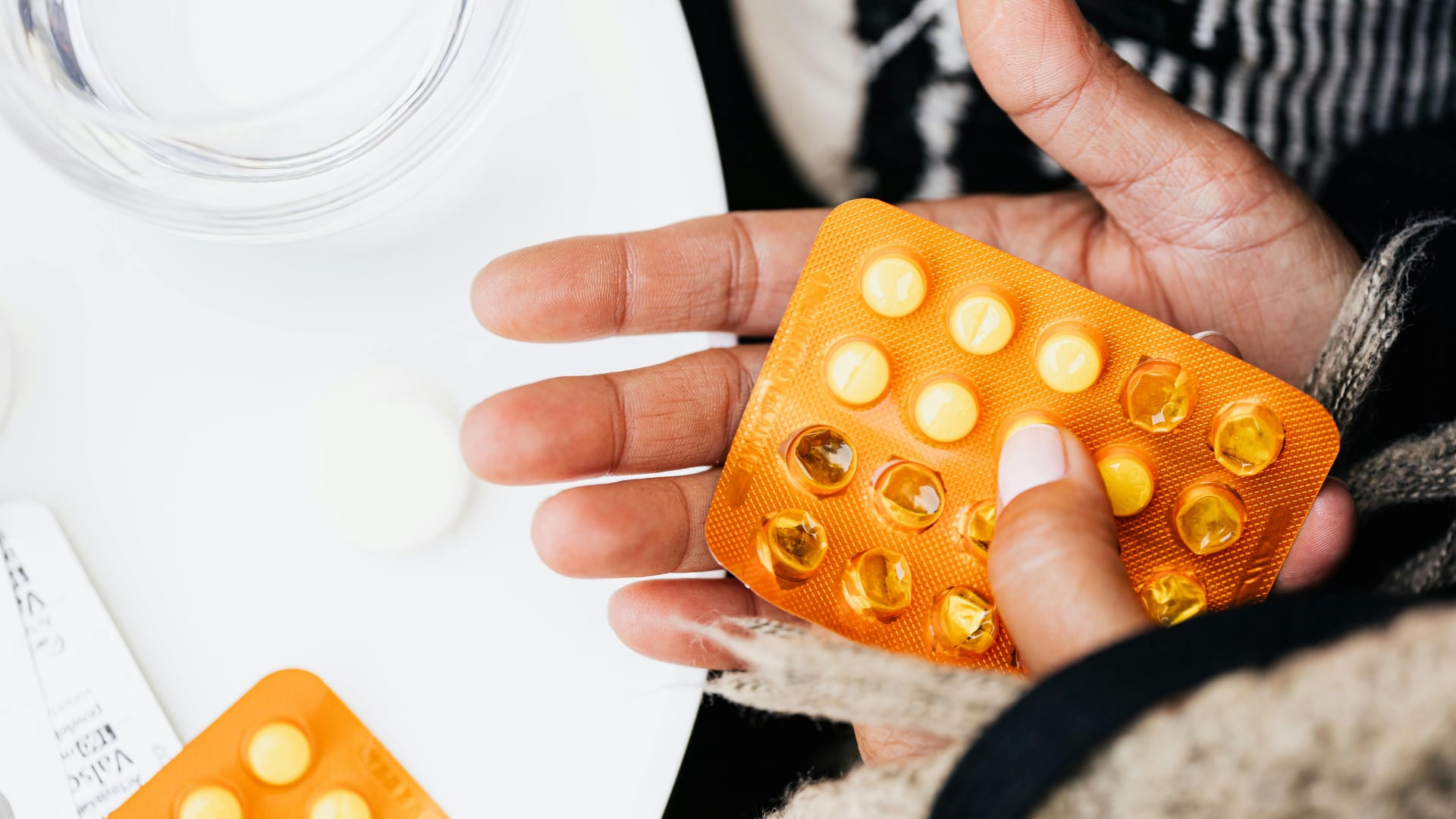 Desechar los medicamentos correctamente ayuda a prevenir la contaminación del agua y a reducir la resistencia antimicrobiana en la población.