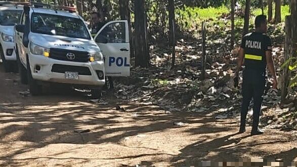 El cuerpo de Barquero estaba tendido boca arriba sobre una solitaria calle de tierra. Foto Guana Noticias.