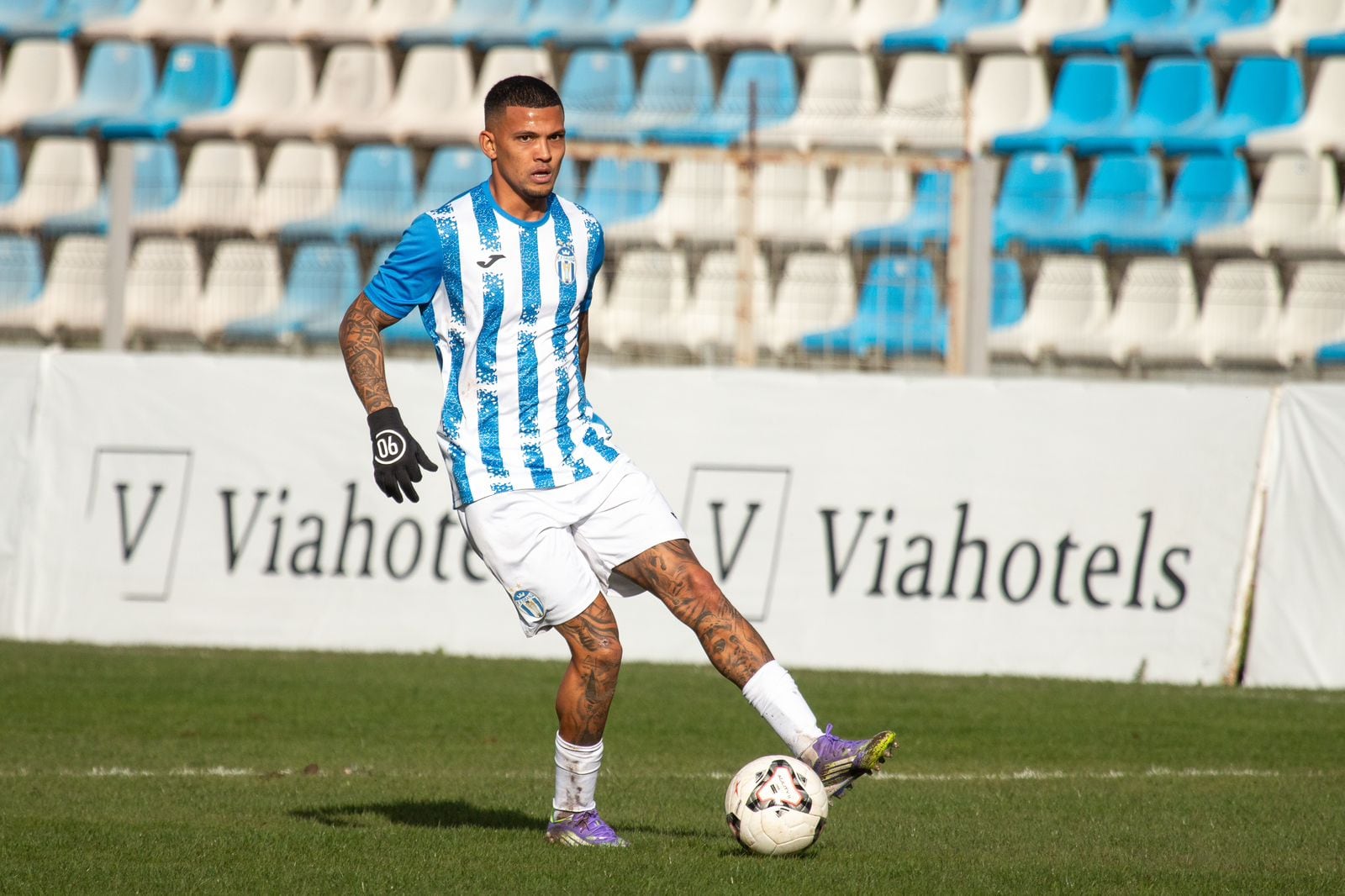 Johan Cortés juega en el KF Tirana de Albania desde enero del 2026.