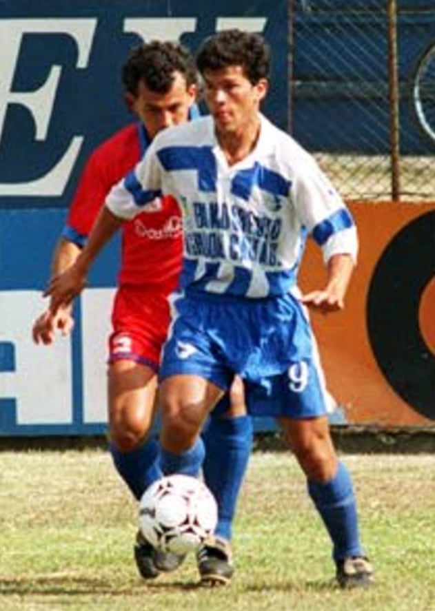 Francisco Acuña llegó a primera división para defender los colores del Cartaginés. Archivo.