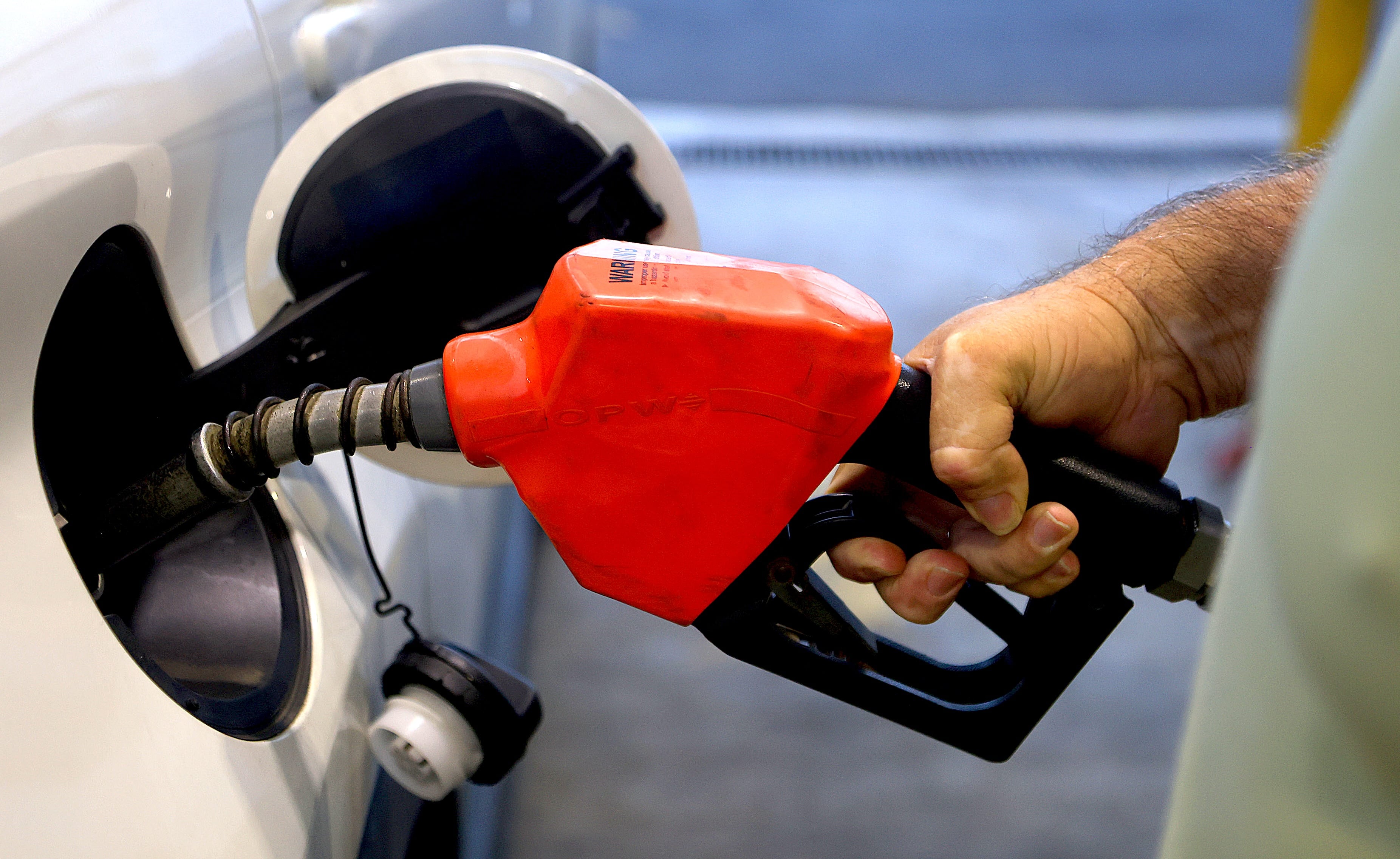 Las gasolinas y el diésel tendrán rebajas durante la próxima semana. Fotografía: