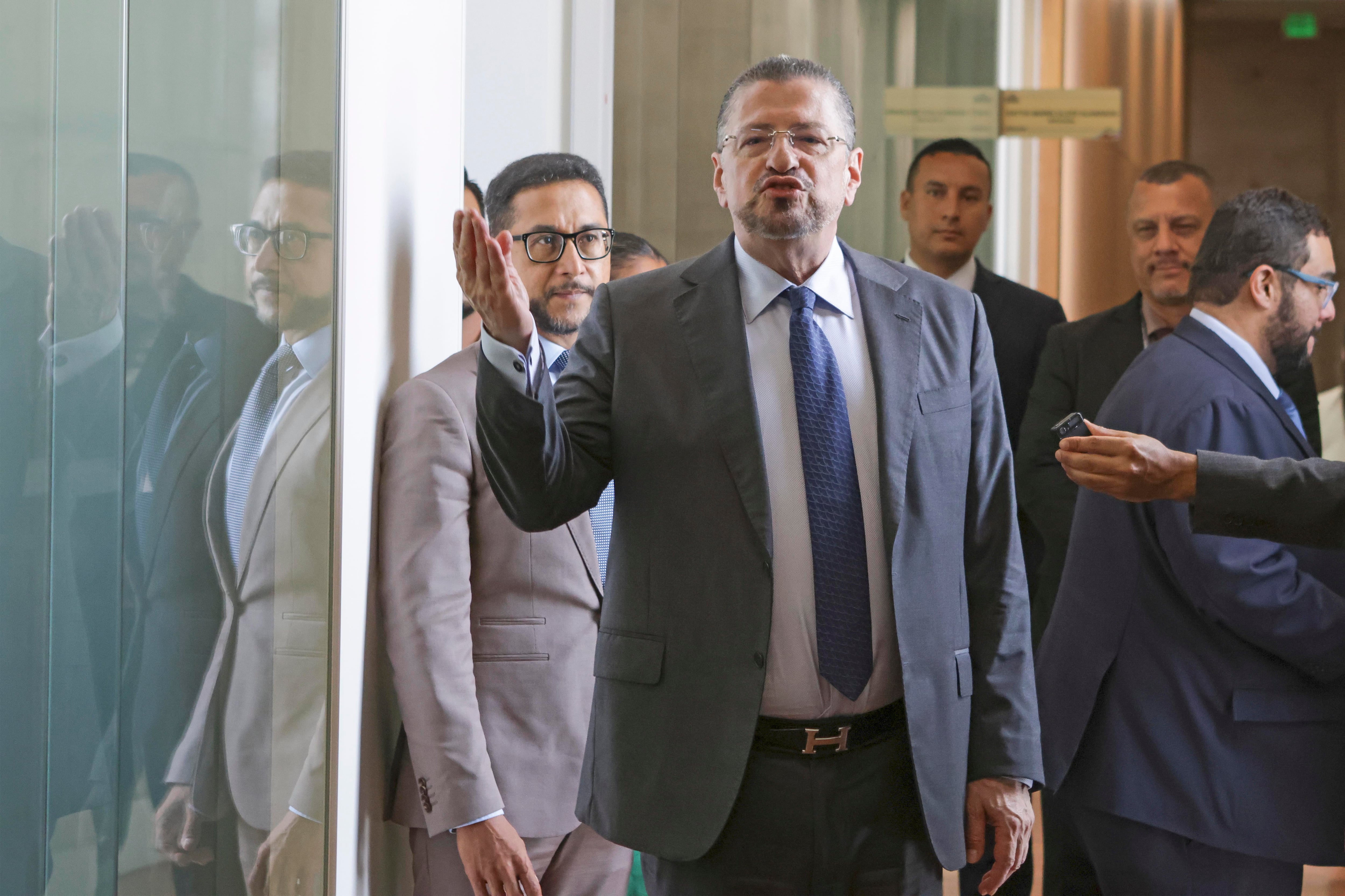 Reunión del Ministro de la Presidencia con la fracción oficialista