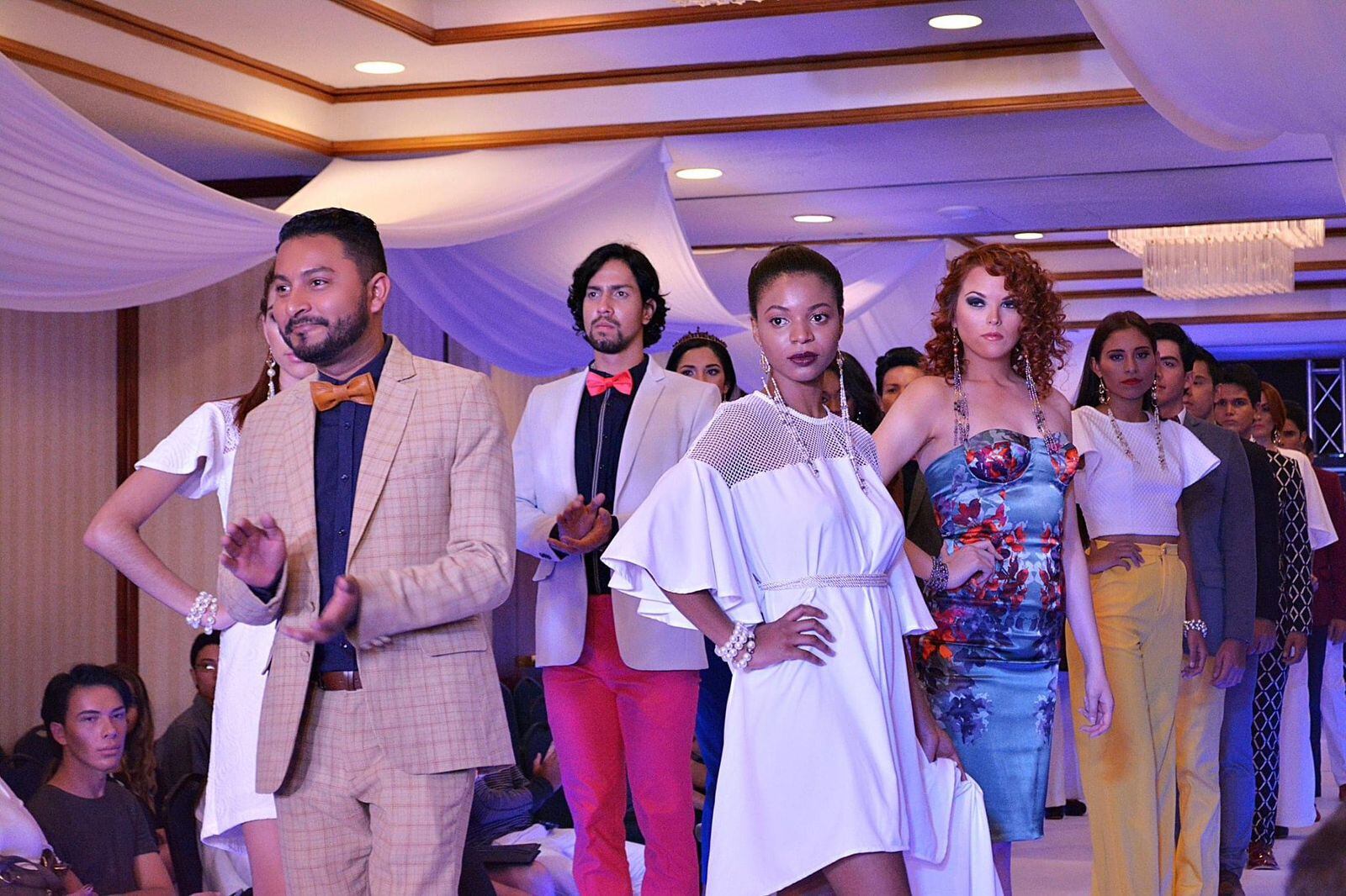 A los 9 años de edad Marcelo Leiva llegó a Costa Rica con su familia migrante nicaragüense y 30 años después cumple su sueño de ser modista profesional y tener su propia marca.