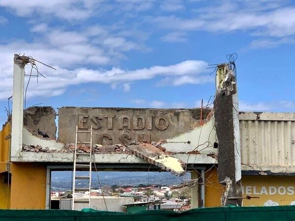 Fachada original del estadio Eladio Rosabal Cordero. Facebook Gerardo Zamora.