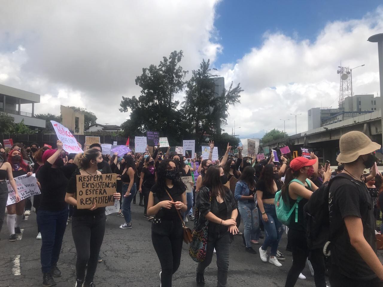 Manifestación en San José por homicidio de Allison Bonilla y otras mujeres asesinadas. Foto Silvia Coto.