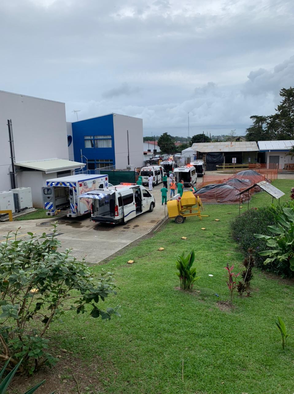 Seis pacientes del hospital de San Carlos fueron trasladados este domingo 16 de mayo hacia la capital, según confirmó la Caja Costarricense de Seguro Social (Caja).