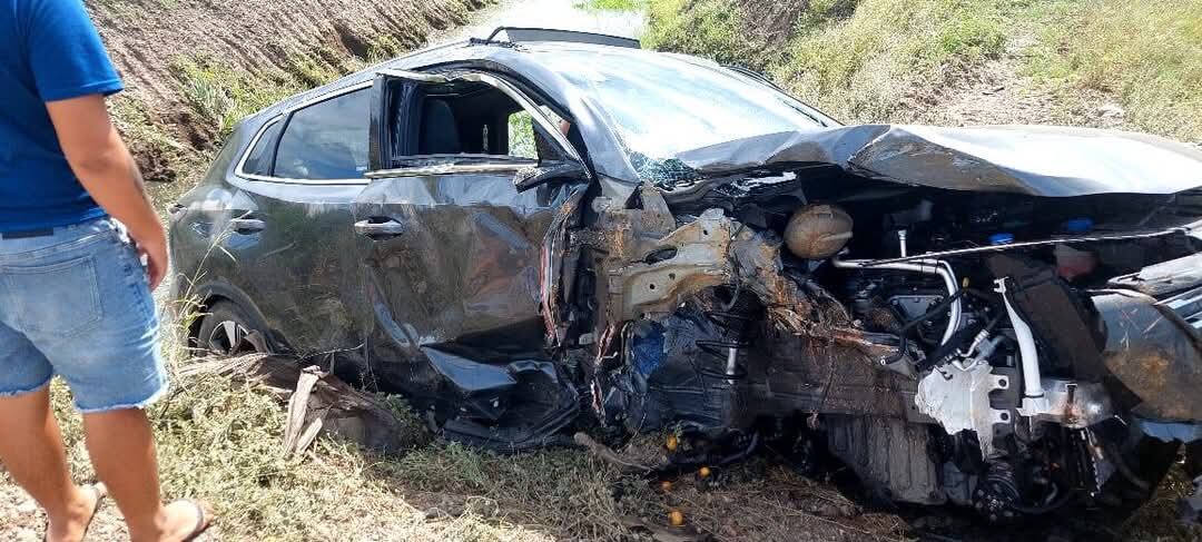 El carro en el que viajaba la señora quedó despedazado. Foto Agencia Nacional de Información.