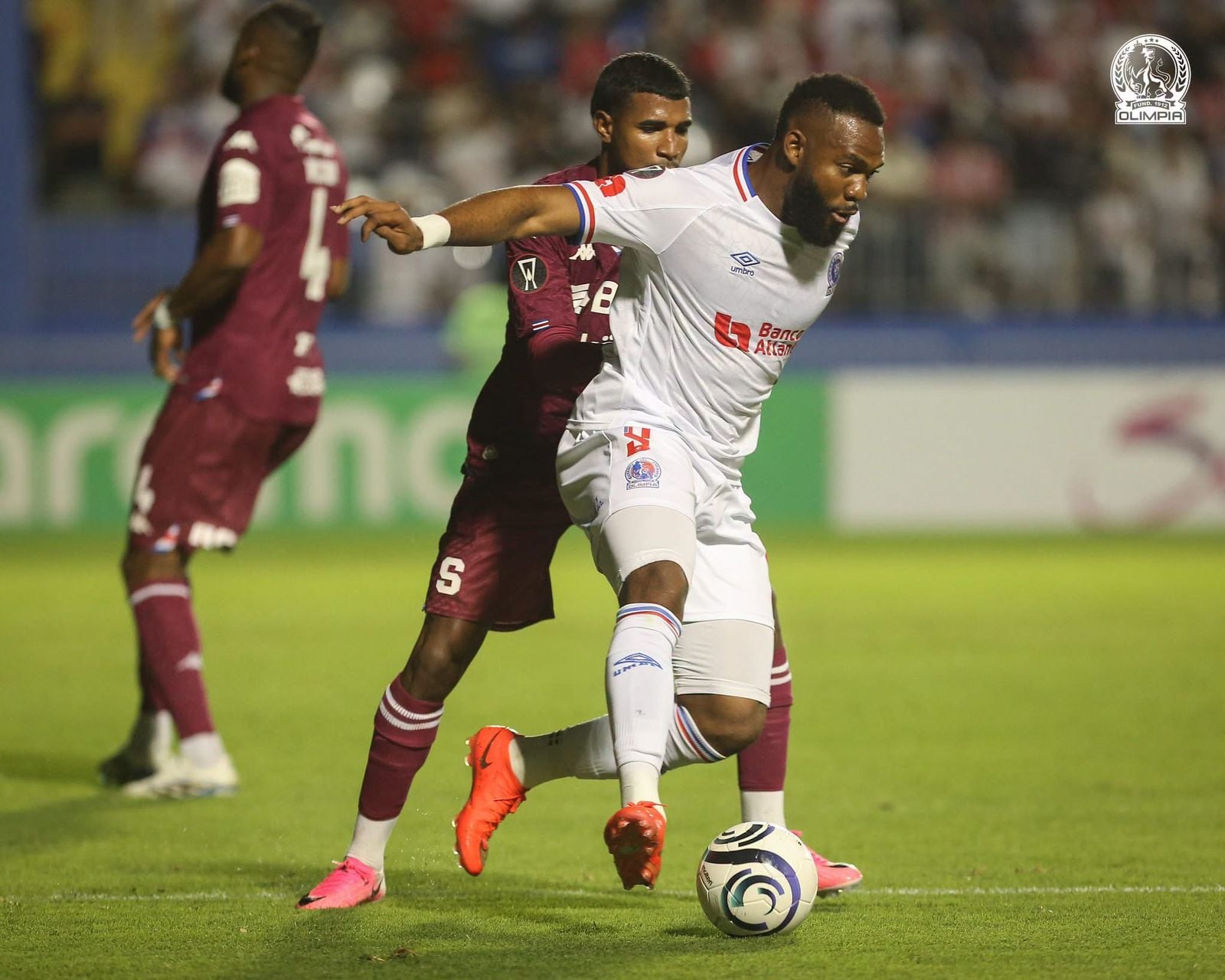 Olimpia derrotó 2-1 al Saprissa en Honduras.