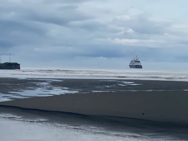 Mega-yate de $250 millones ancló en Quepos por el inicio de la temporada de cruceros de expedición y lujo