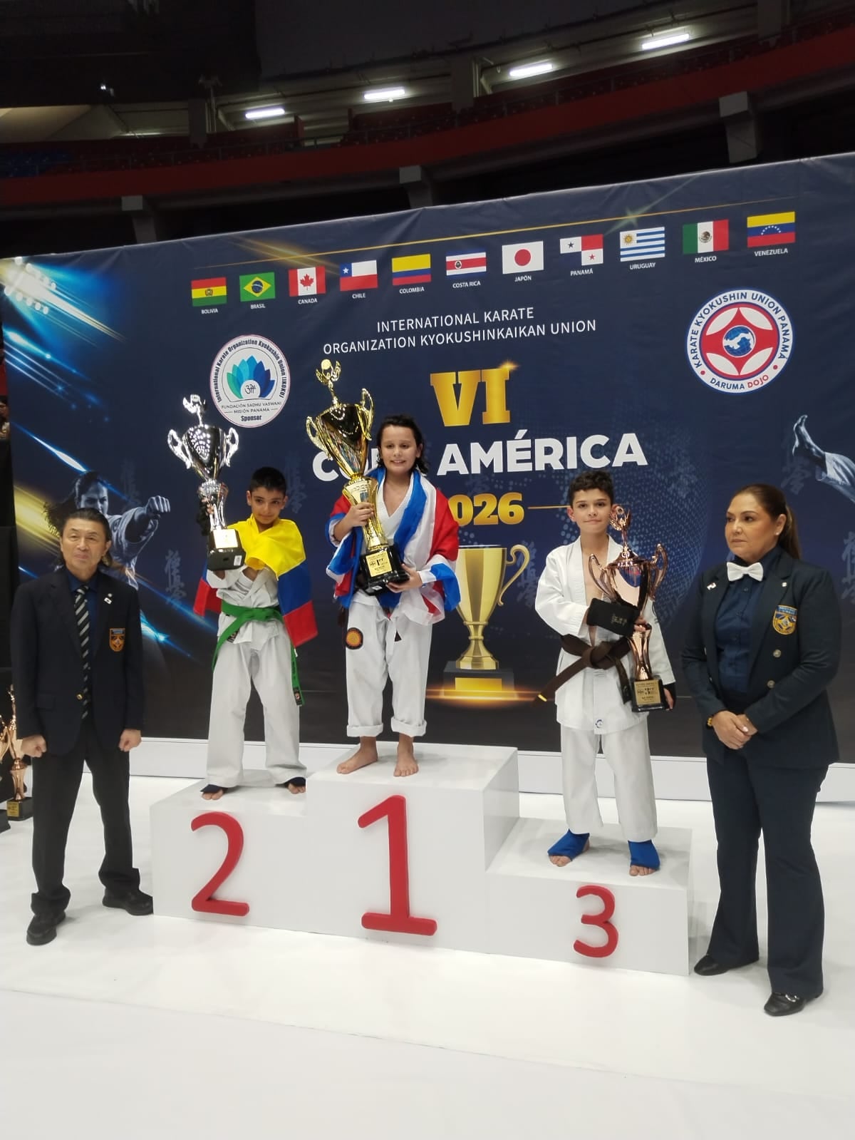 La delegación de Costa Rica de Karate hizo historia en la Vi America´s Cup disputada en Panamá, arransado con las medallas de dicha competencia.