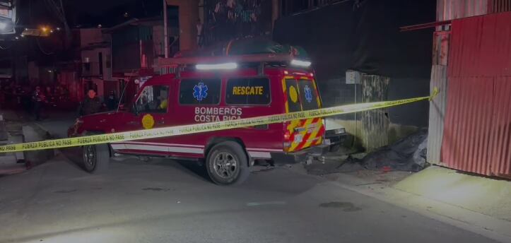 A veinteañero le explota pólvora en Curridabat. Foto: Bomberos