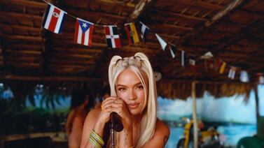 Karol G da gran noticia a sus seguidores y no es que está embarazada