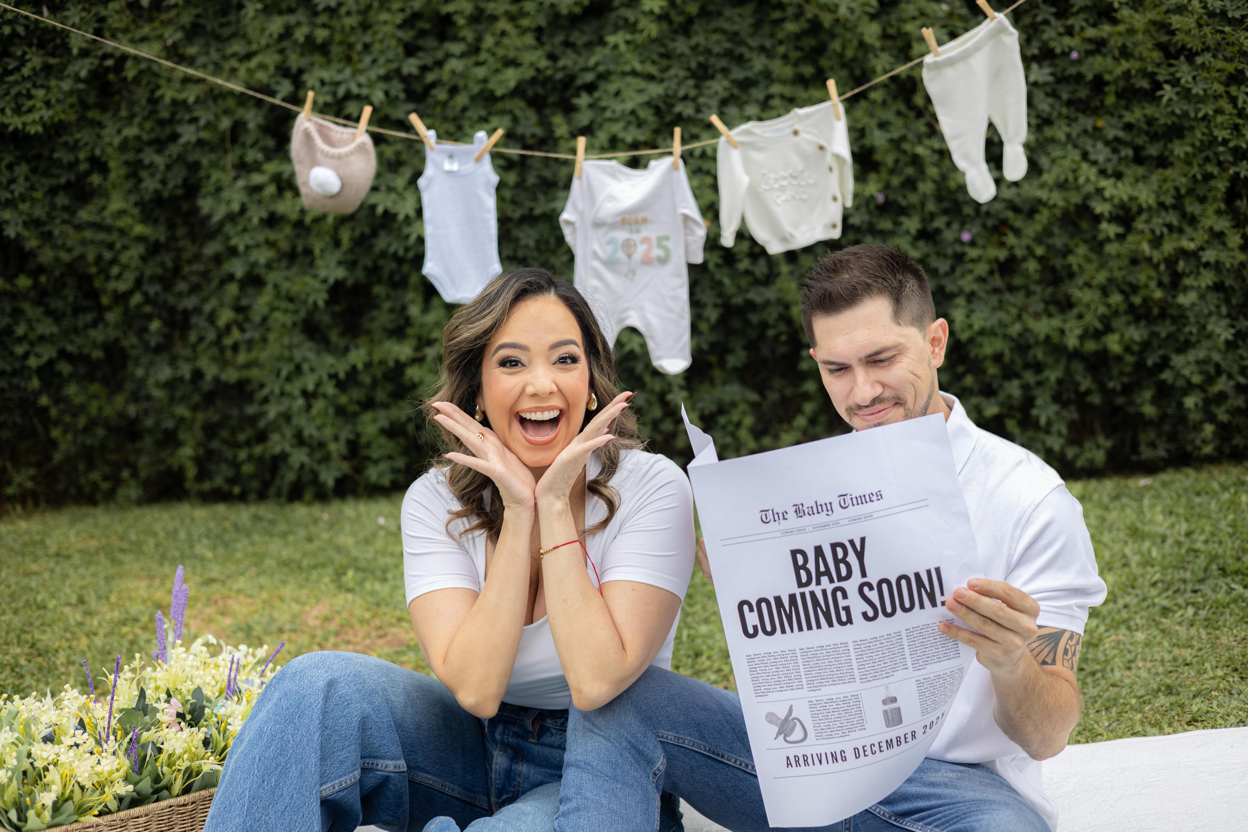 Janeth García y Ricardo Quesada deseaban tanto convertirse en padres que en cada país que visitaron le compraron una camiseta a su hija.