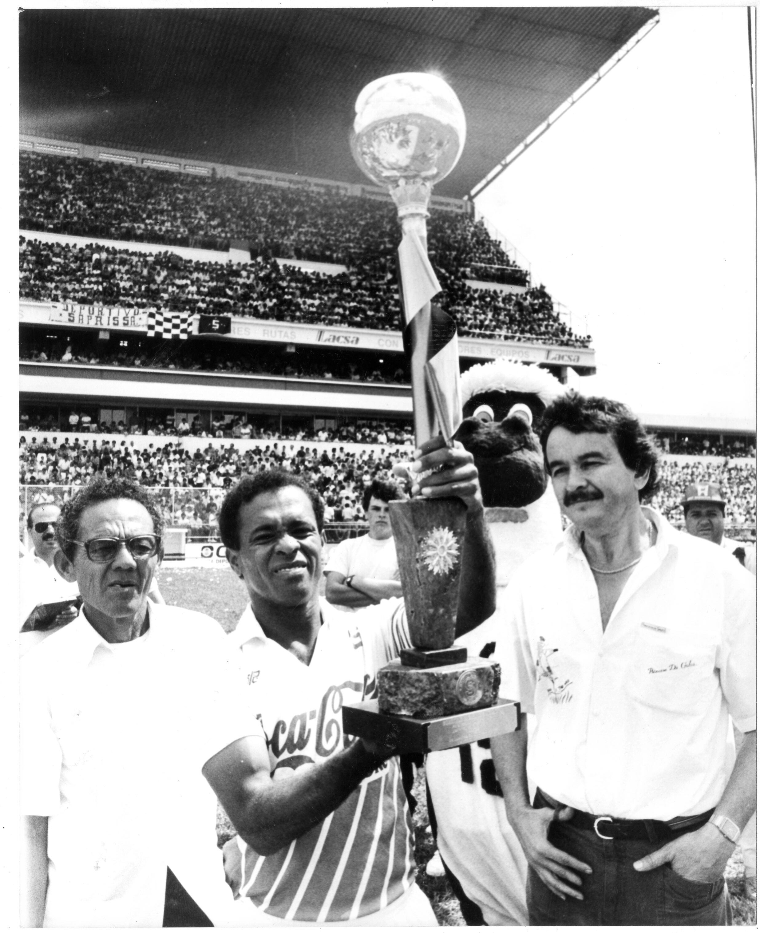 Carlos Santana, exjugador y exentrenador de Saprissa. Archivo.