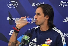 Técnico de la polémica con Cristiano Ronaldo también tuvo historia con Bryan Ruiz, a quien marcó por completo