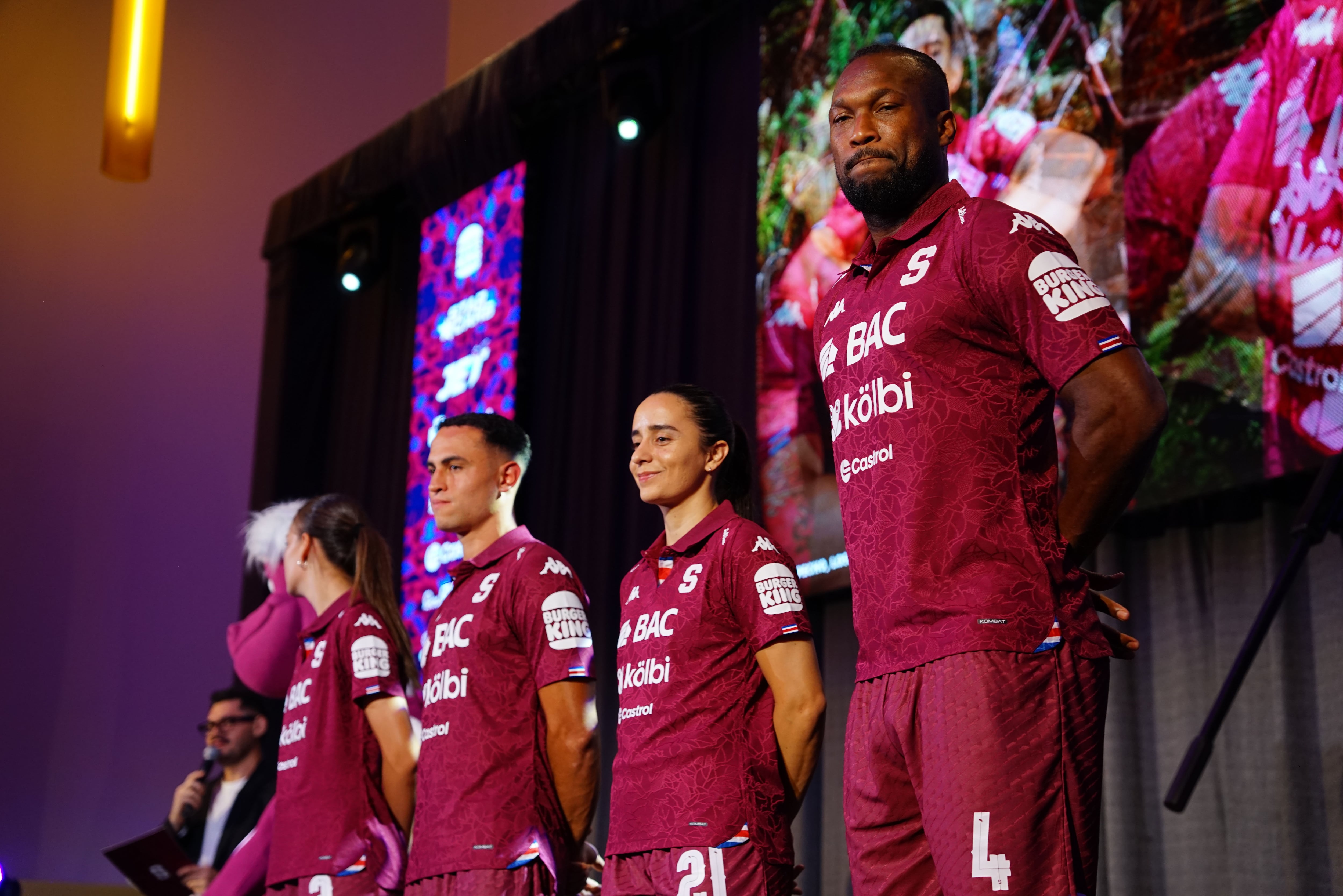 Presentación del nuevo uniforme 2026 / foto Jose Pablo Retana