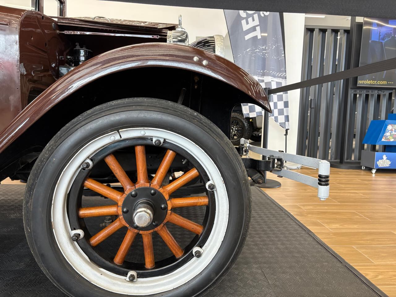 Chevrolet 1927, dueño Allan Gutiérrez, chuzo de la semana