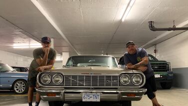 Tico se luce a lo grande en Canadá gracias a un impresionante Impala de 1964