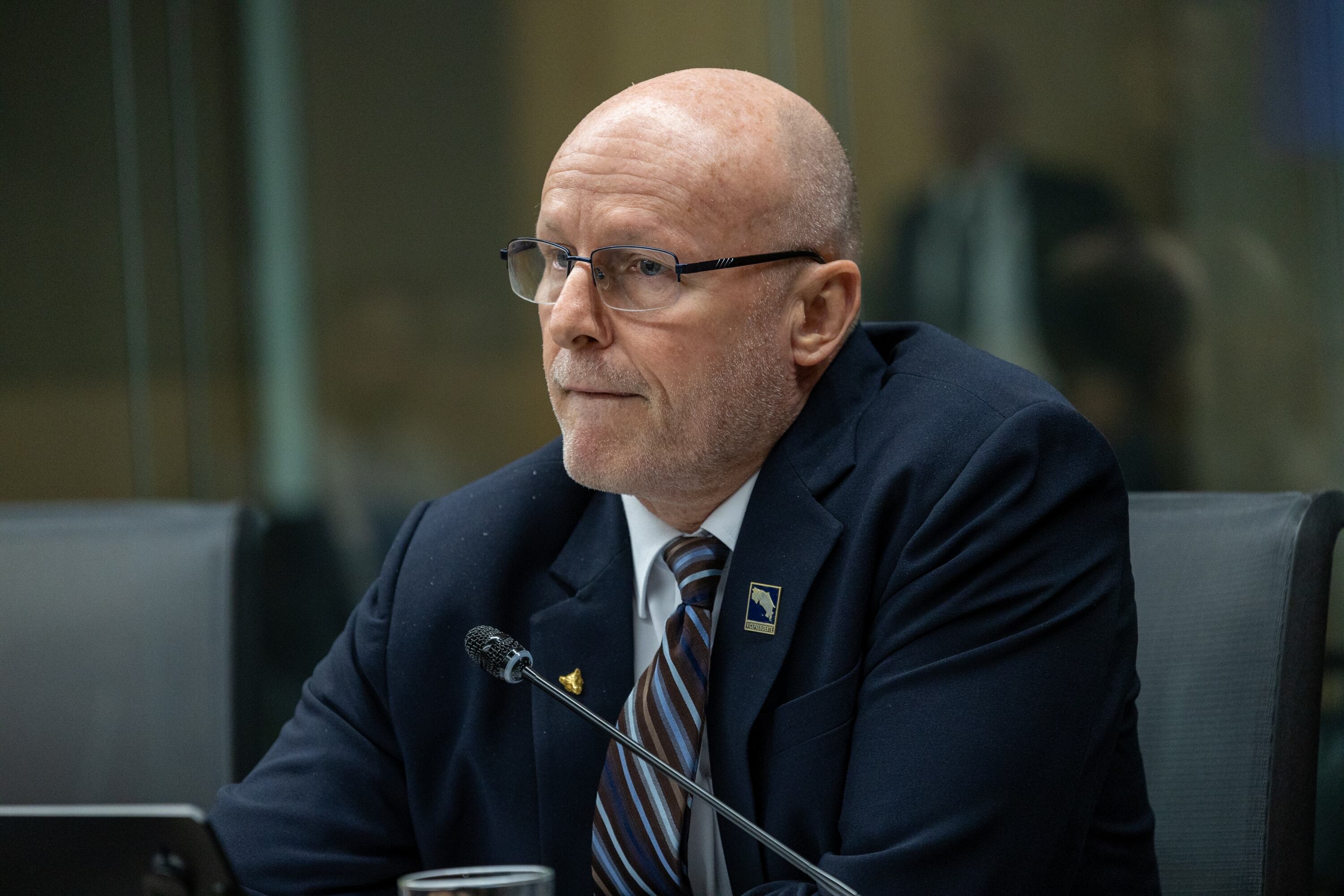 28/11/2024, San José, Asamblea Legislativa, comparecencia en la comisión de control de gasto público de Mónica Araya y Stephan Brunner.