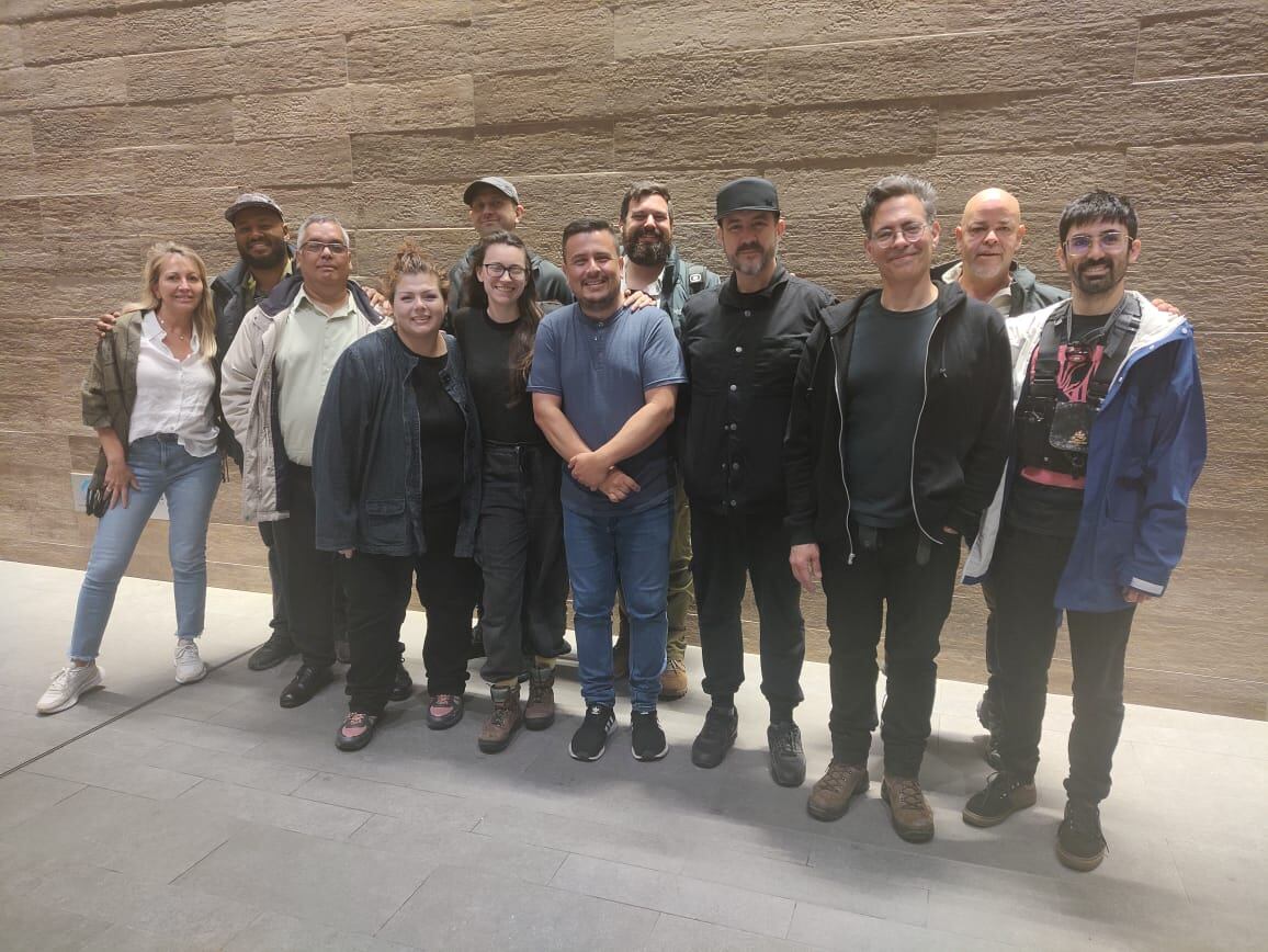 Cinco trabajadores del canal estadounidense Discovery Channel se vinieron a Costa Rica para hace un primer programa sobre una serie de terror, se fueron a grabar a un edificio abandonado del país y qué va, terminaron con la peluca parada