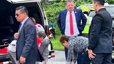 Dos escoltas del presidente Rodrigo Chaves resultan heridos tras choque en viaje hacia acto oficial