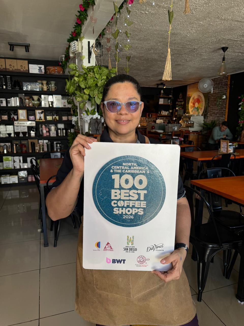 Cinco cafeterías costarricenses se incluyeron en el ranking de América de The Best Coffee Shops para Norteamérica, Centroamérica y el Caribe, que se hizo público el 11 de marzo en el marco de World of Coffee San Diego, California. Susan Ugarte Vargas con su cafetería "Donde Su", se ubicó en el puesto 83.