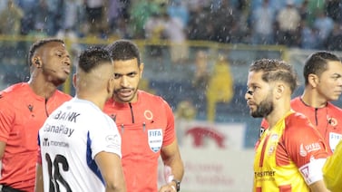 Elías Aguilar da la cara ante el mal momento del Herediano y esto le pidió a sus compañeros