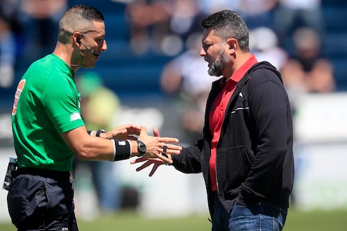 Árbitro Steven Madrigal construye un camino muy diferente al de sus colegas y que dará de qué hablar